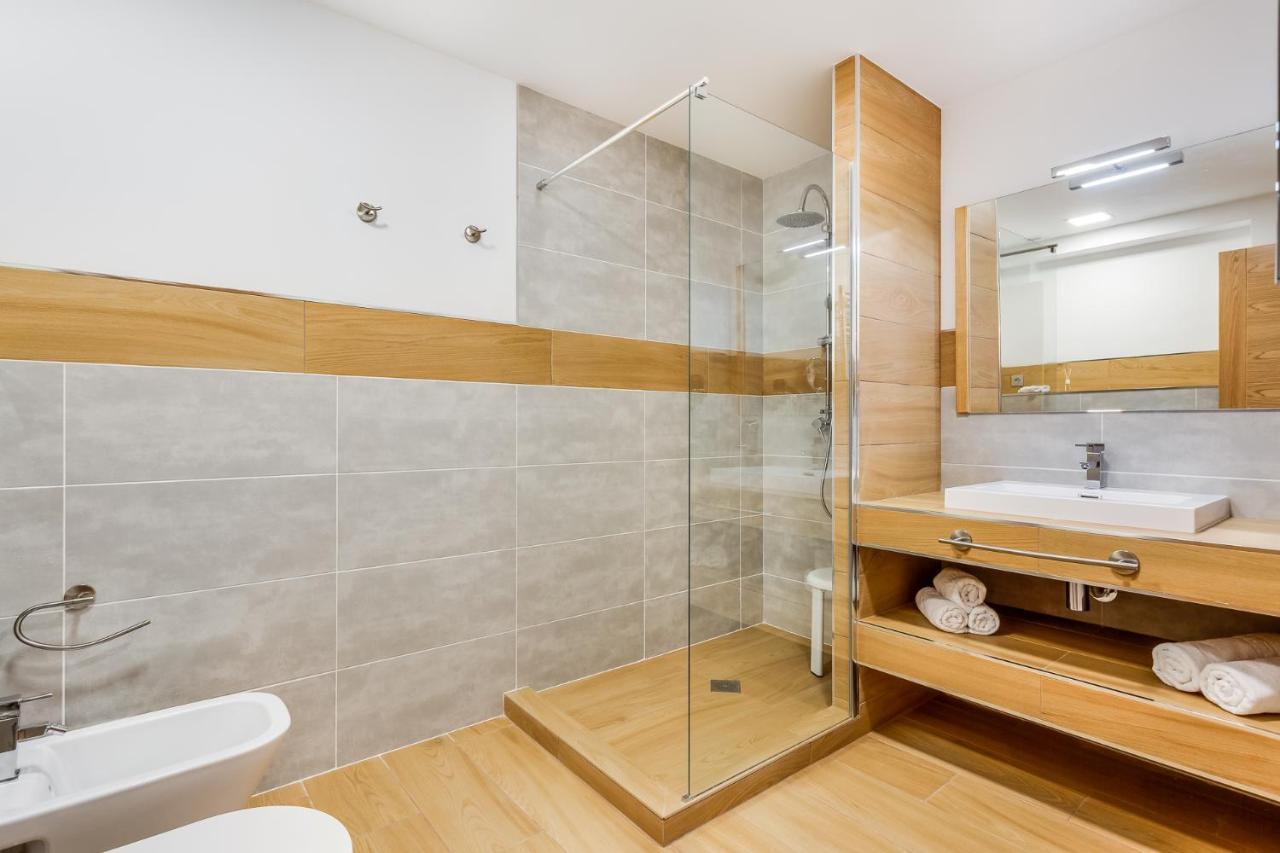 New 1 Bedroom Apartement On The Sea In Marbella. Esterno foto